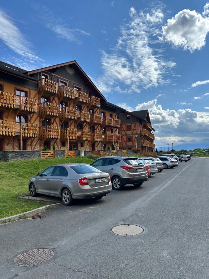 Apartliv Vel'ka Lomnica Luaran gambar